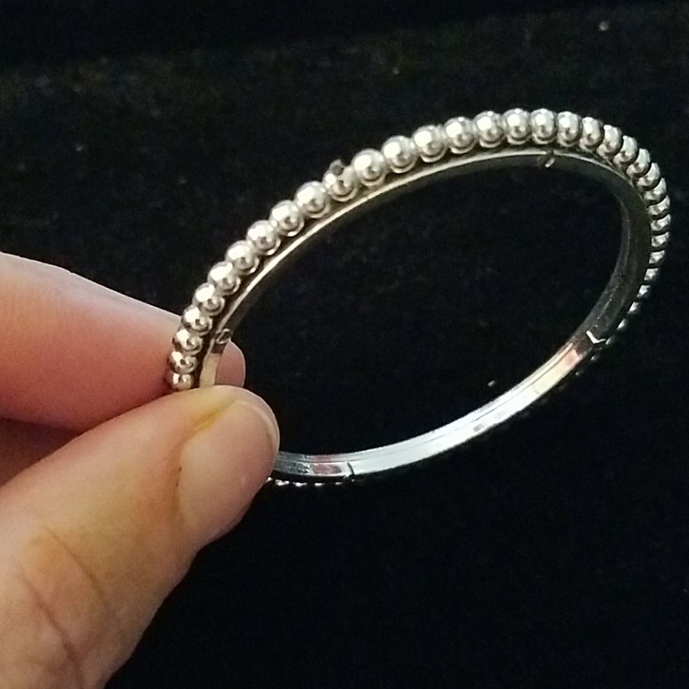 Silver Color Resin Plastic 5 inch Bracelet